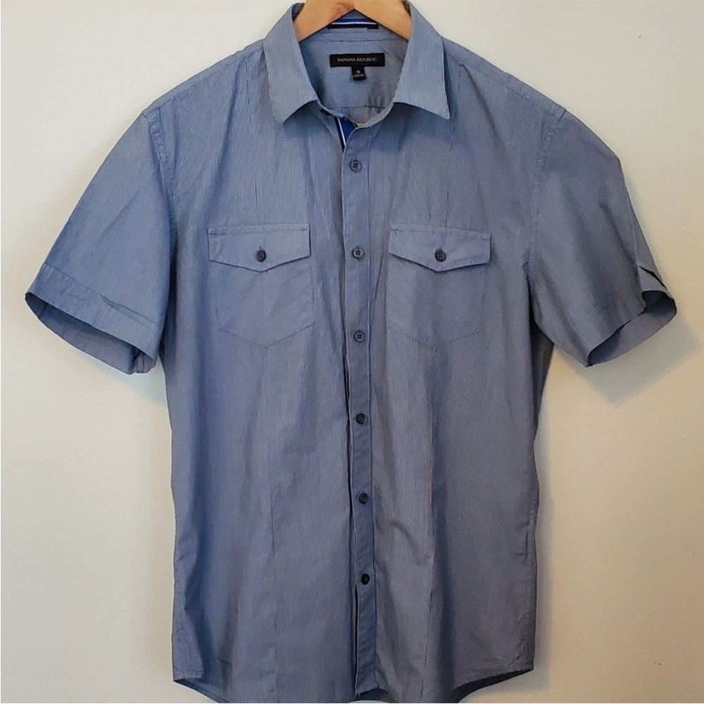 ⛱️Banana Republic - Short Sleeved Buttondown - M